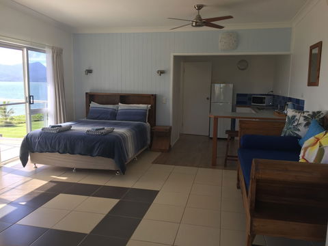 Cardwell Beachfront Motel - Getaway Accommodation 6