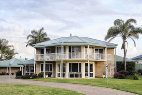 Harbourview House - Getaway Accommodation 0