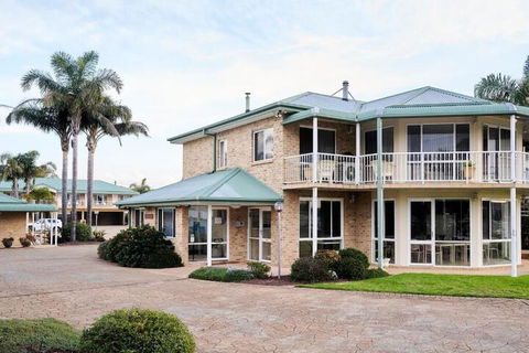 Harbourview House - Getaway Accommodation 2
