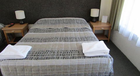 Hanging Rock Family Motel - Getaway Accommodation 5