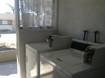Hanging Rock Family Motel - Getaway Accommodation 4