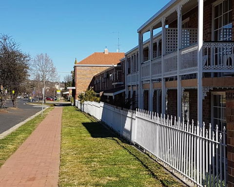 Golden Age Motor Inn Queanbeyan - Getaway Accommodation 1