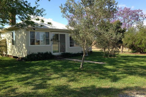 Trefolly Olive Cottage - Getaway Accommodation 1