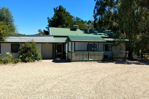 Fernleigh Farmstay & Bike Park - Getaway Accommodation 2