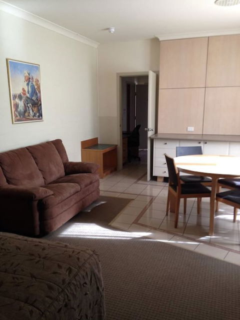 Francis Phillip Motor Inn - Getaway Accommodation 4
