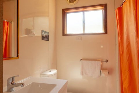 Halls Gap Lakeside Tourist Park - Getaway Accommodation 5