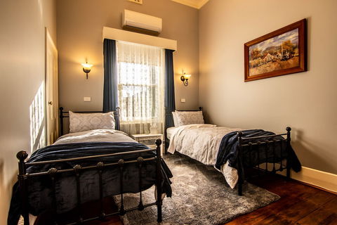 Heytesbury House - Getaway Accommodation 4