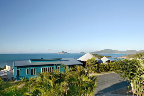 Hydeaway Bay Beach House - Getaway Accommodation 1