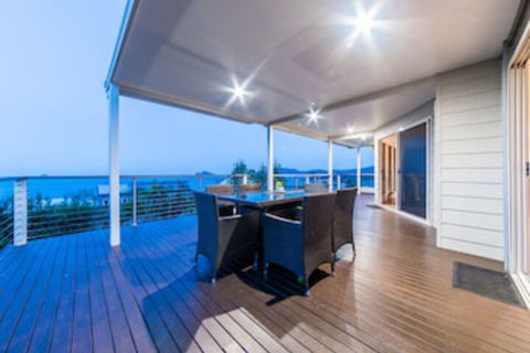 Hydeaway Bay Beach House - Getaway Accommodation 0