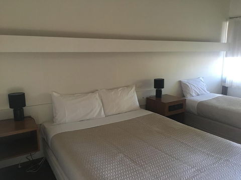 Tudor House Motel - Getaway Accommodation 6