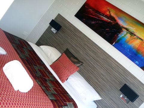 A Raceview Motor Inn - Getaway Accommodation 2