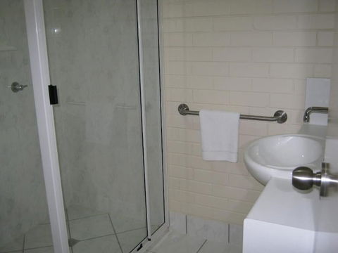 Emu Park Motel - Getaway Accommodation 1