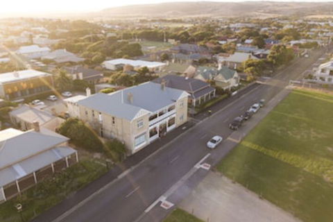 Port Elliot Beach House YHA Hostel - Getaway Accommodation 0