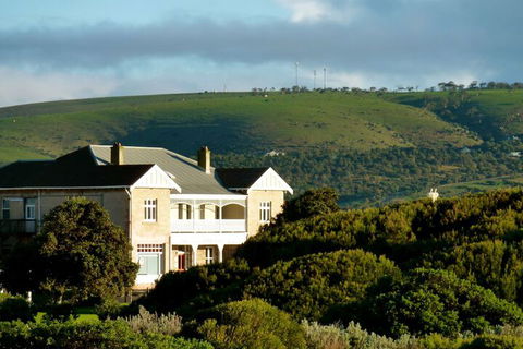 Port Elliot Beach House YHA Hostel - Getaway Accommodation 1