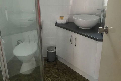 Blue Violet Motor Inn - Getaway Accommodation 3