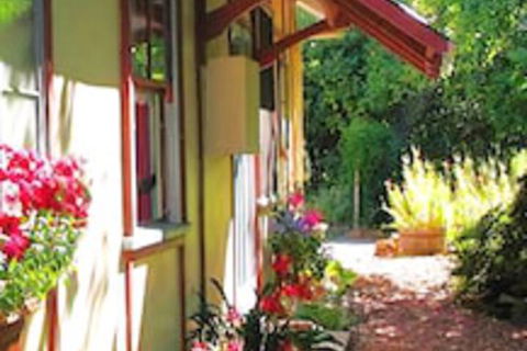 Secrets Hideaway - Getaway Accommodation 1