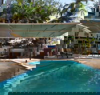 Palm Court Budget Motel Hostel/Backpackers - Getaway Accommodation