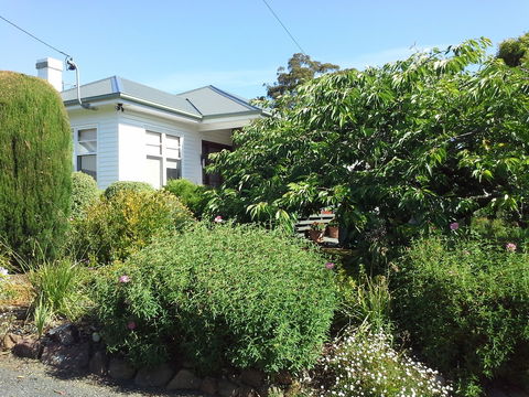 Hillside Bed & Breakfast - Getaway Accommodation 4