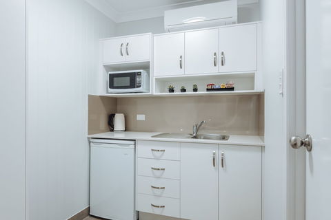 Raintree Motel Biloela - Getaway Accommodation 1