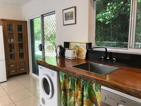 Honeybee House - Getaway Accommodation 3