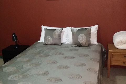 Hampton Court Apartments - Getaway Accommodation 7
