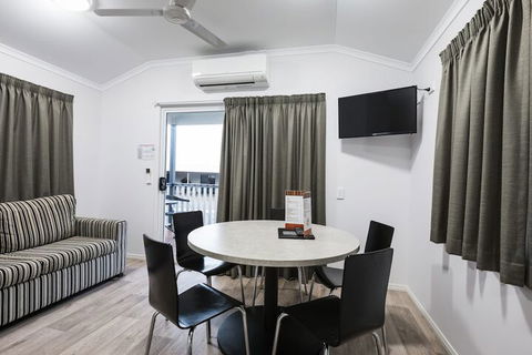 Hotel Settlers - Getaway Accommodation 6