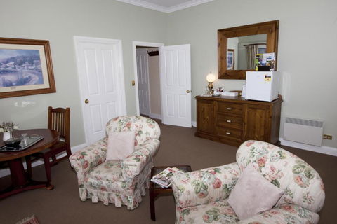 House On The Hill Bed & Breakfast - Getaway Accommodation 3