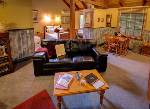 Trawool Cottages & Farmstay - Getaway Accommodation 5