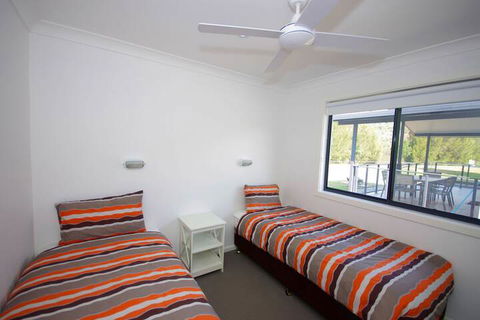 Del Rio Riverside Resort - Getaway Accommodation 5