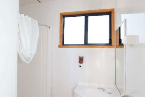 Seven Mile Beach Cabin And Caravan Park - Getaway Accommodation 6
