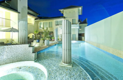 Mantra In The Village - Getaway Accommodation 2