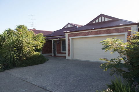 All Seasons' Escape Port Elliot - Getaway Accommodation 1