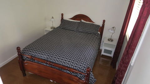 The Black Sparrow - Getaway Accommodation 5