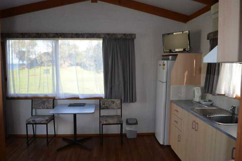 Holiday Lifestyle Henty Bay Portland - Getaway Accommodation 3