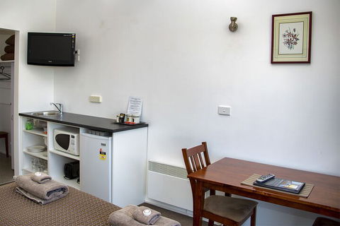 Delatite Apartments Timbertop & Fir - Getaway Accommodation 3