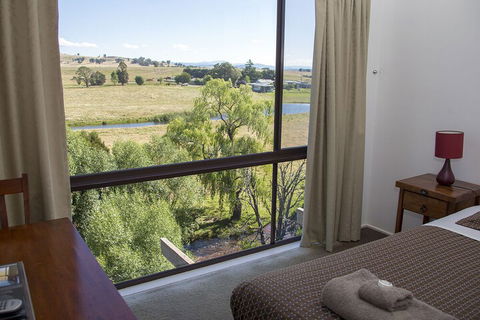 Delatite Apartments Timbertop & Fir - Getaway Accommodation 4