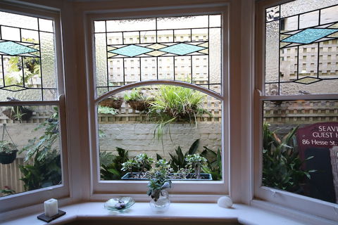 Seaview House - Getaway Accommodation 0