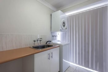 Annand Mews Serviced Apartments - Getaway Accommodation 3
