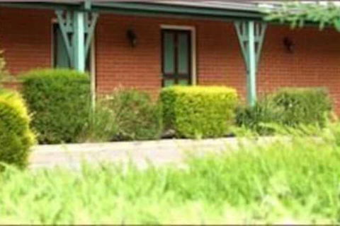 Young Federation Motor Inn - Getaway Accommodation 7