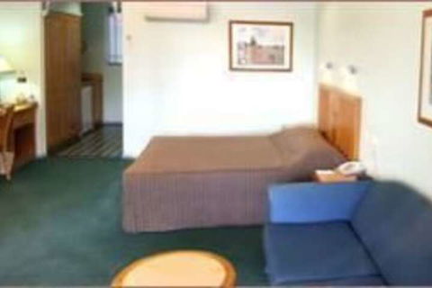 Young Federation Motor Inn - Getaway Accommodation 4