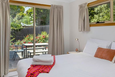 Reflections On The Bay - Getaway Accommodation 3