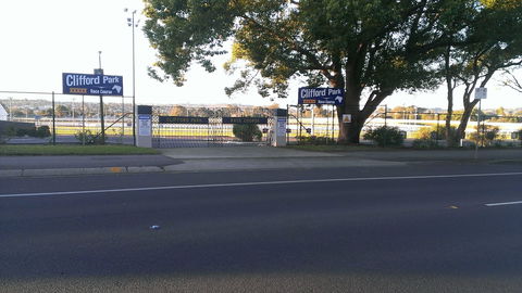 Clifford Park Holiday Motor Inn - Getaway Accommodation 0