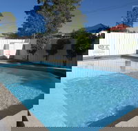 Riviera on Ruthven Motel - Getaway Accommodation
