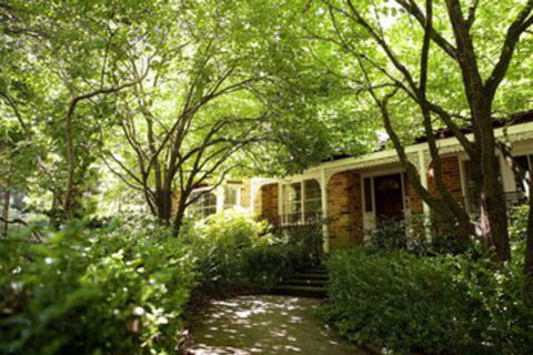 Leura Camellias - Getaway Accommodation 0