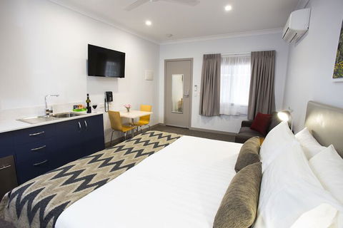 Altitude Motel Apartments - Getaway Accommodation 3