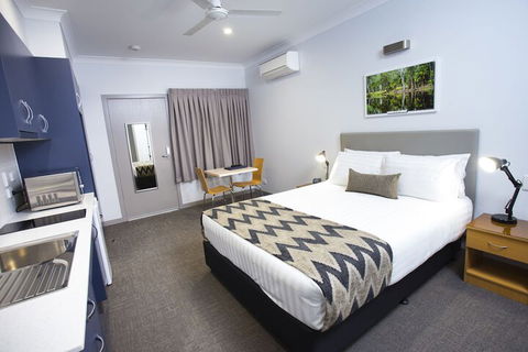 Altitude Motel Apartments - Getaway Accommodation 1