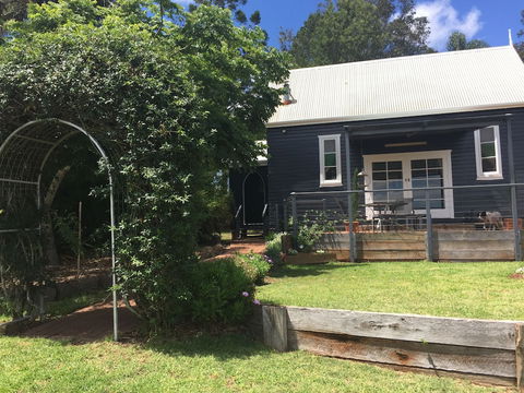 Hillview Cottages - Getaway Accommodation 1
