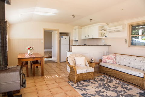 Hillview Cottages - Getaway Accommodation 5