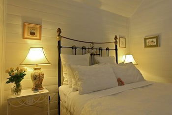 Candlelight Cottages - Getaway Accommodation 1