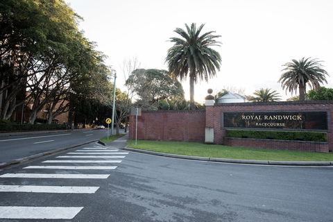 Racecourse Space Pop Up - Getaway Accommodation 0